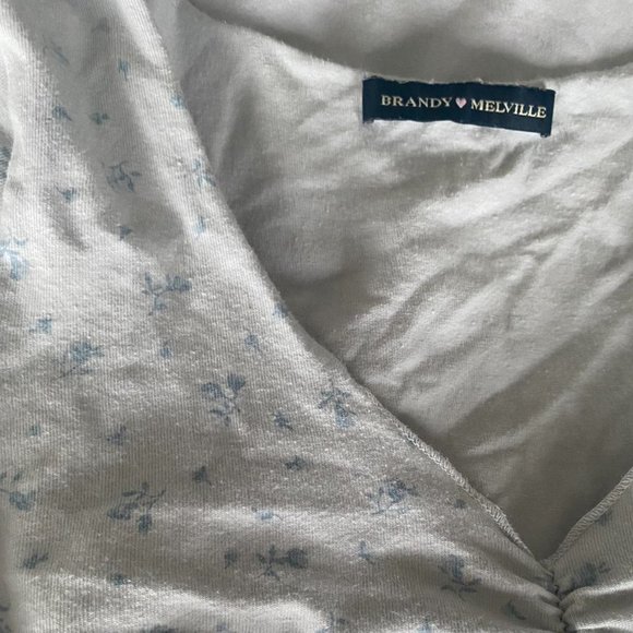 Brandy Melville Women's White and Blue Crop-top - Picture 2 of 2